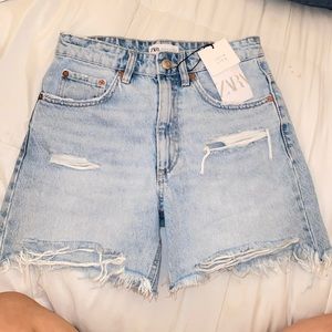 ZARA Mid Rise Shorts
